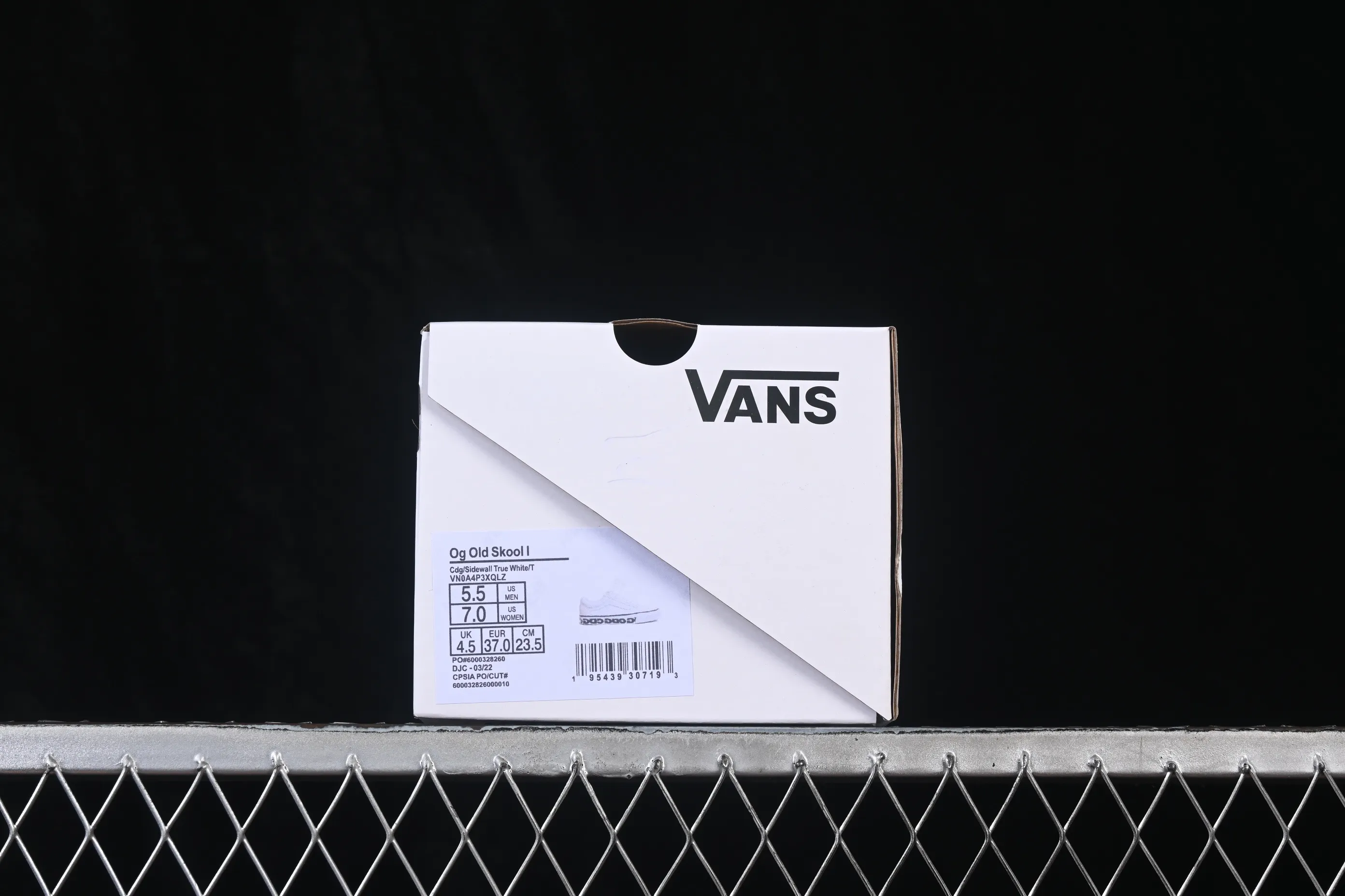 All categories Vans Vans series Vans Low Vans low top Vans Old Skool Vans low-top casual skateboard shoes VN0A4P3XQLZ